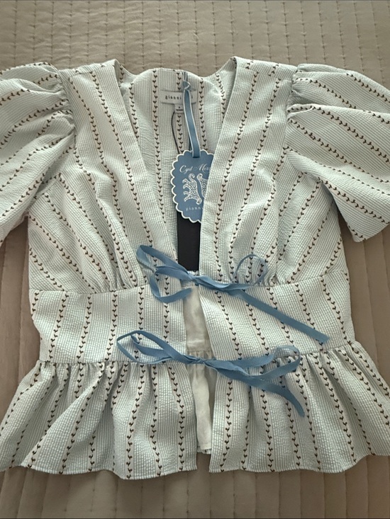 Gianni Bini Tops - NEW Gianni Bini x Cyd Morris Abigail top peplum puff sleeve